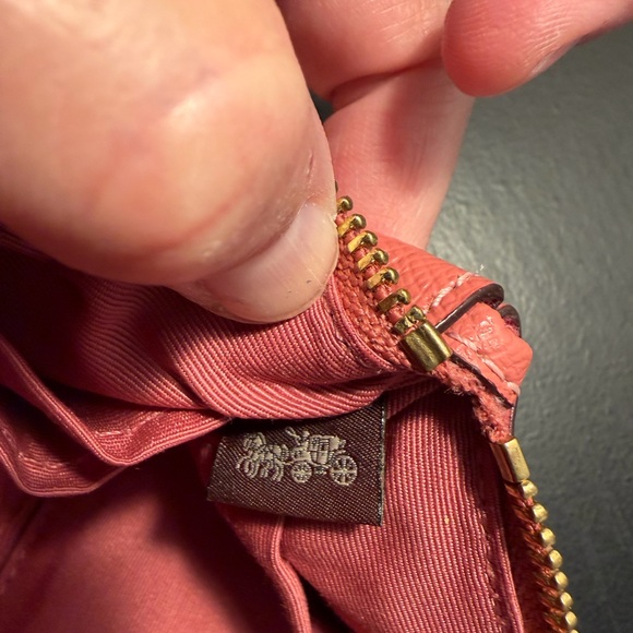 EUC Coach Crossgrain Leather Large Wristlet Pink - Picture 13 of 13